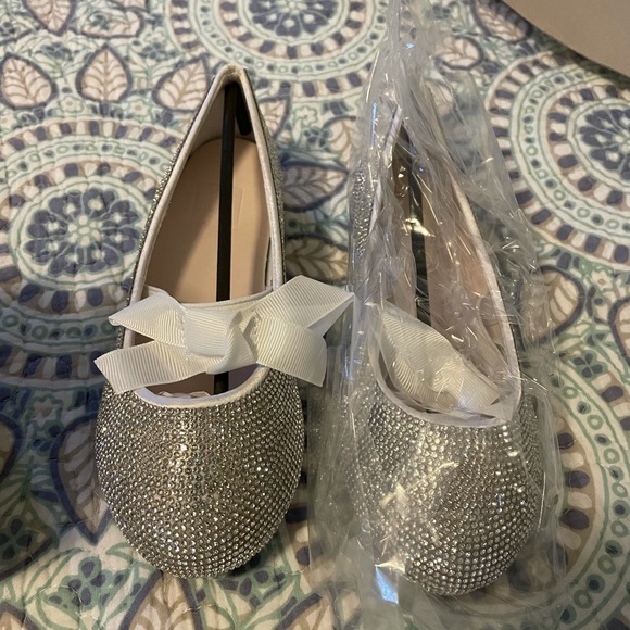 David’s Bridal Crystal Ballet Flats w/ Ribbon Bow - Picture 3 of 10